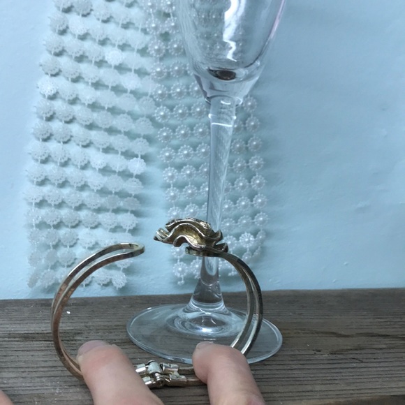 8/$25🌸🌺🌺vintage bangle - Picture 3 of 3